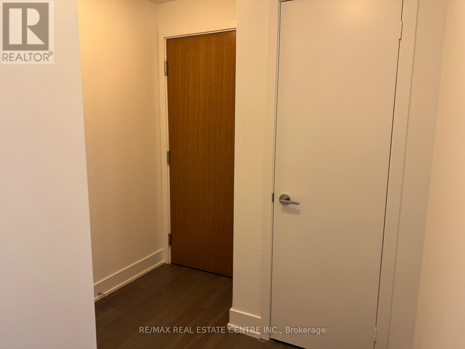 1607 - 20 Shore Breeze Drive, Toronto, Ontario  M8V 0C7 - Photo 3 - W12641854