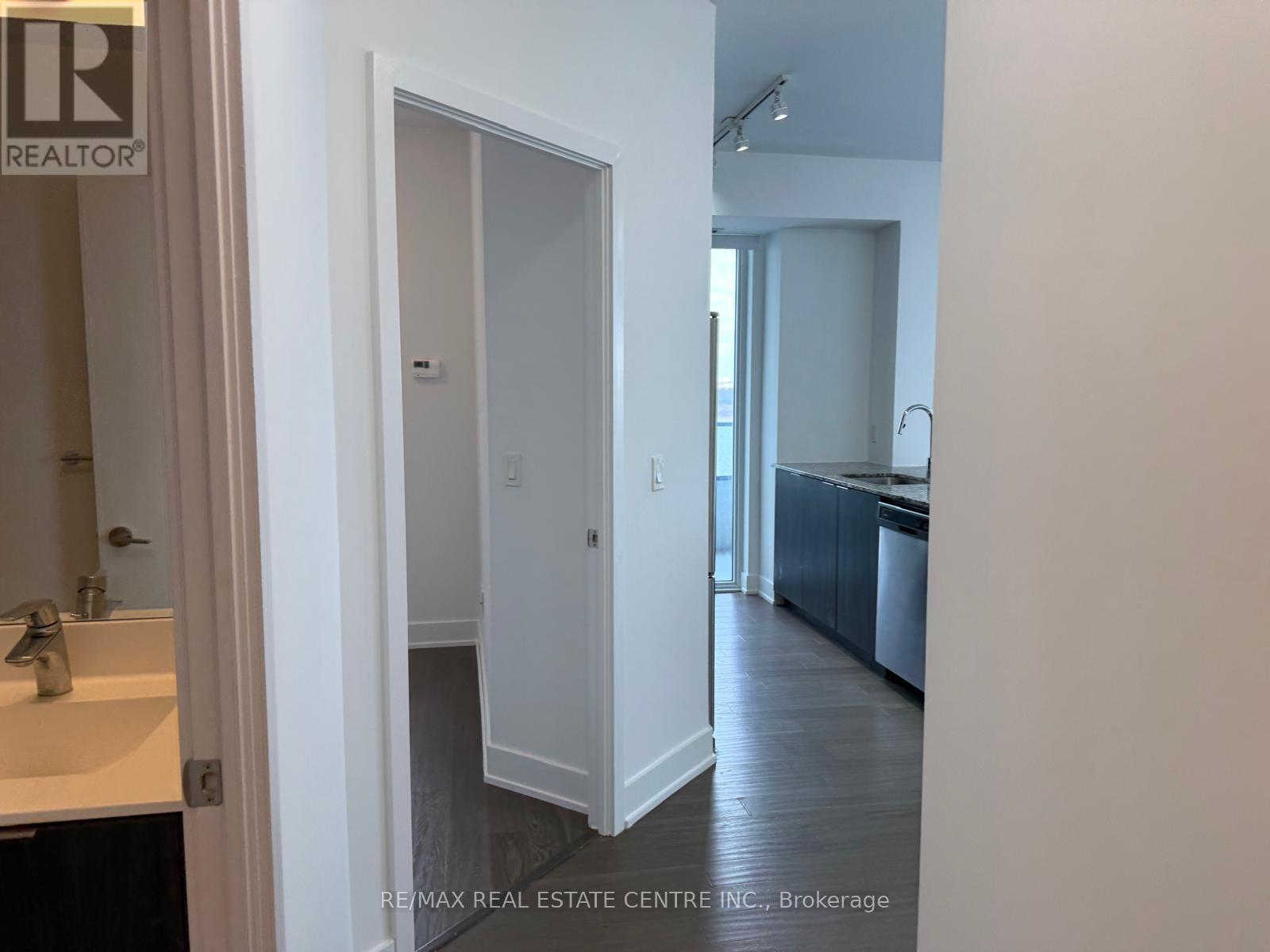 1607 - 20 Shore Breeze Drive, Toronto, Ontario  M8V 0C7 - Photo 5 - W12641854