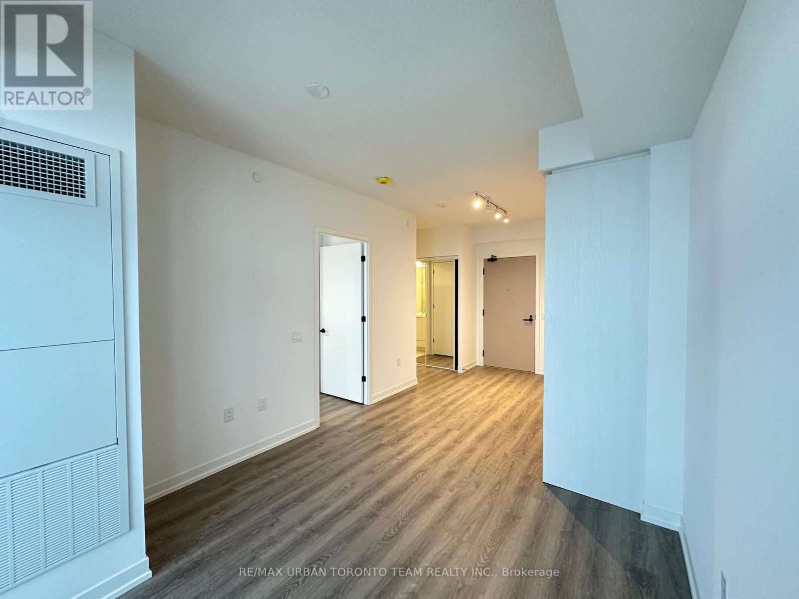 4805 - 8 Interchange Way, Vaughan, Ontario  L4K 5Z7 - Photo 5 - N12641898