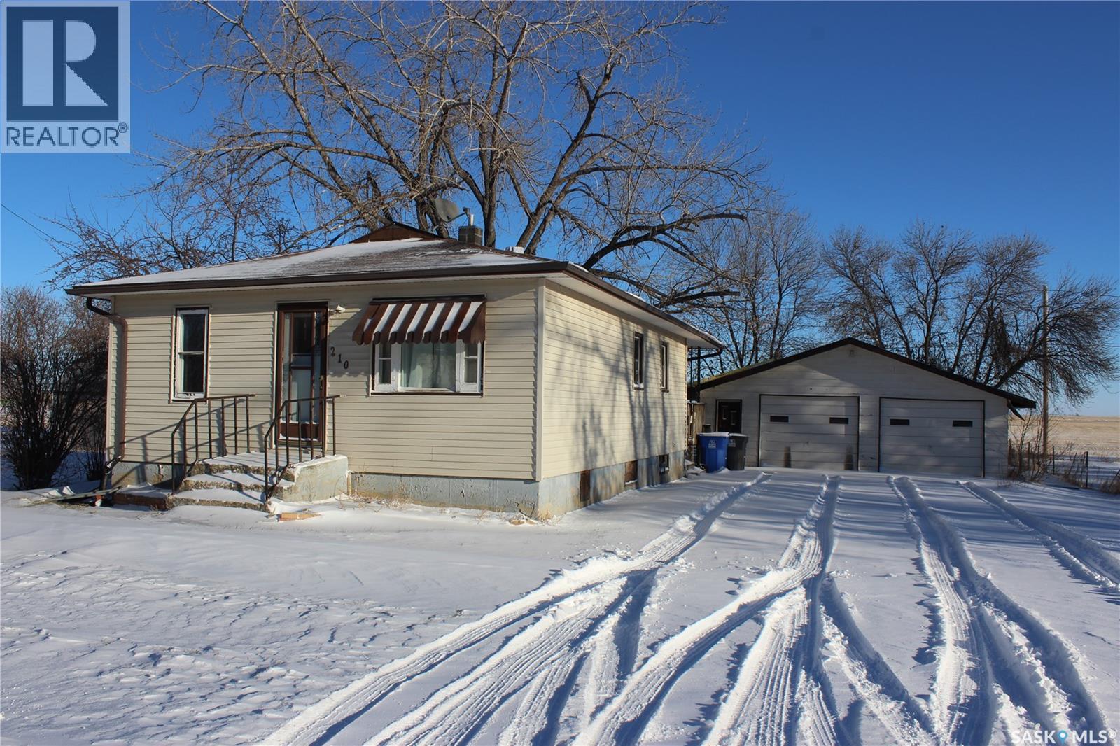 210 Torbay Street, Torquay, Saskatchewan  S0C 2L0 - Photo 2 - SK025784