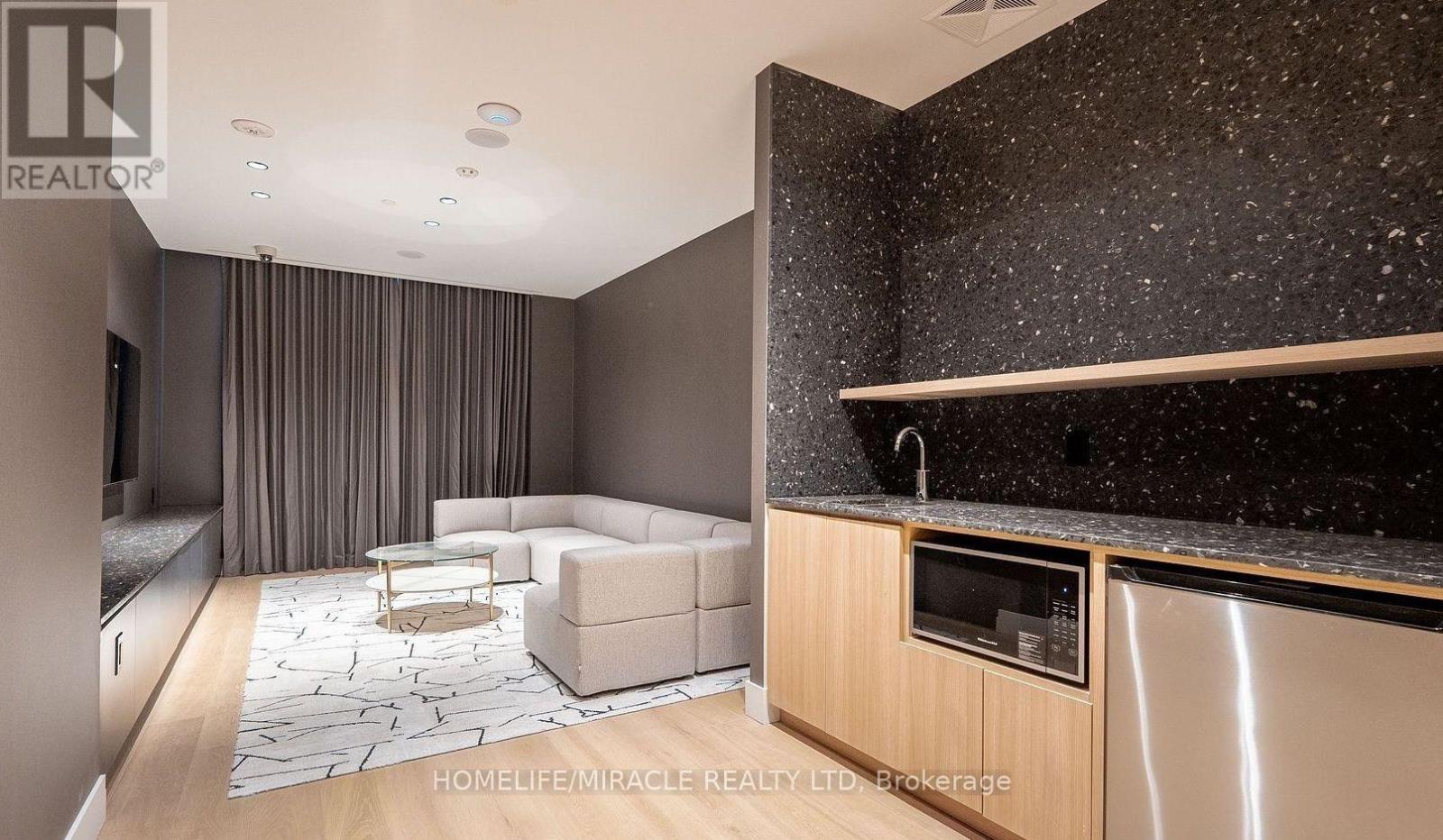 2701 - 395 Square One Drive, Mississauga, Ontario  L5B 0P6 - Photo 5 - W12641892