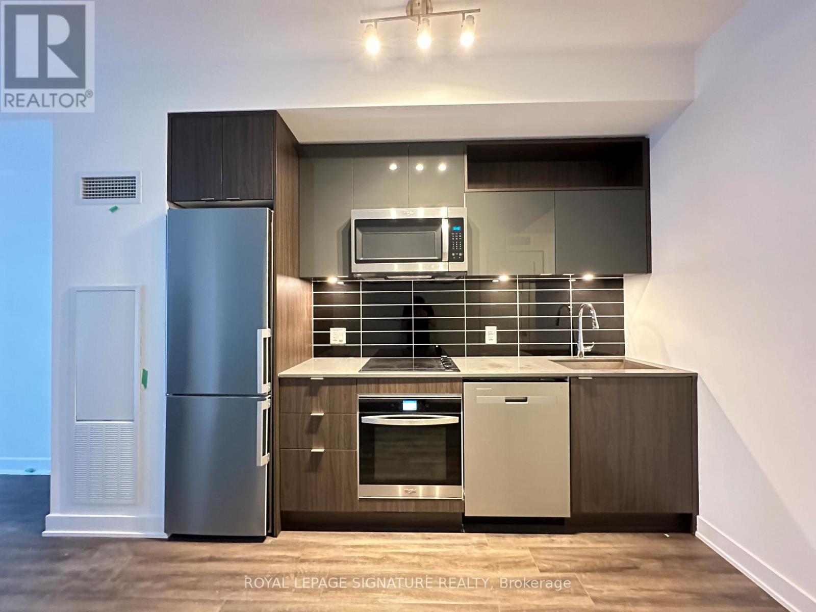 1639 - 135 Lower Sherbourne Street, Toronto, Ontario  M5A 1Y4 - Photo 2 - C12592292