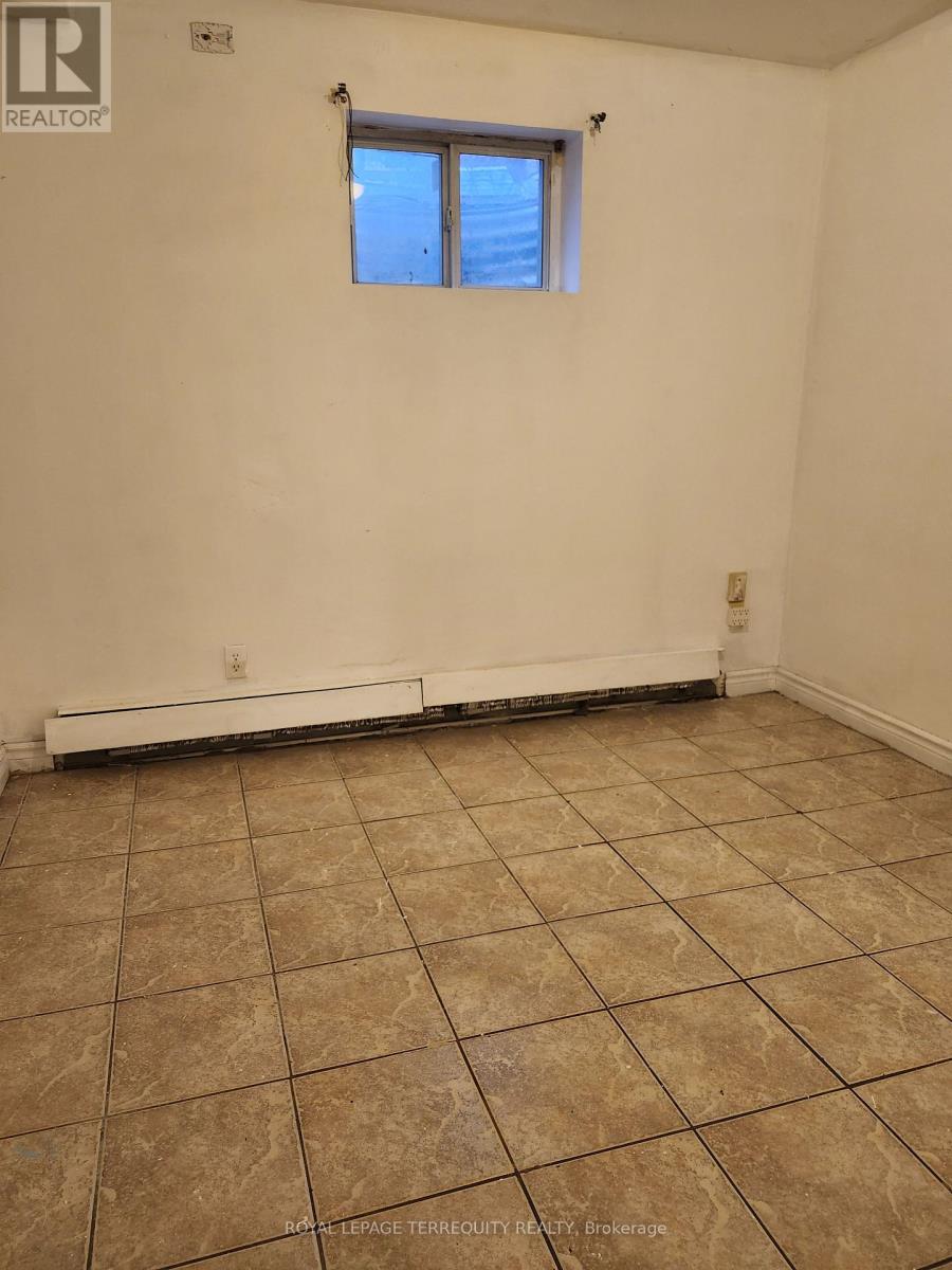 Lower 2l - 2977 Lawrence Avenue E, Toronto, Ontario  M1P 2V6 - Photo 24 - E12639096