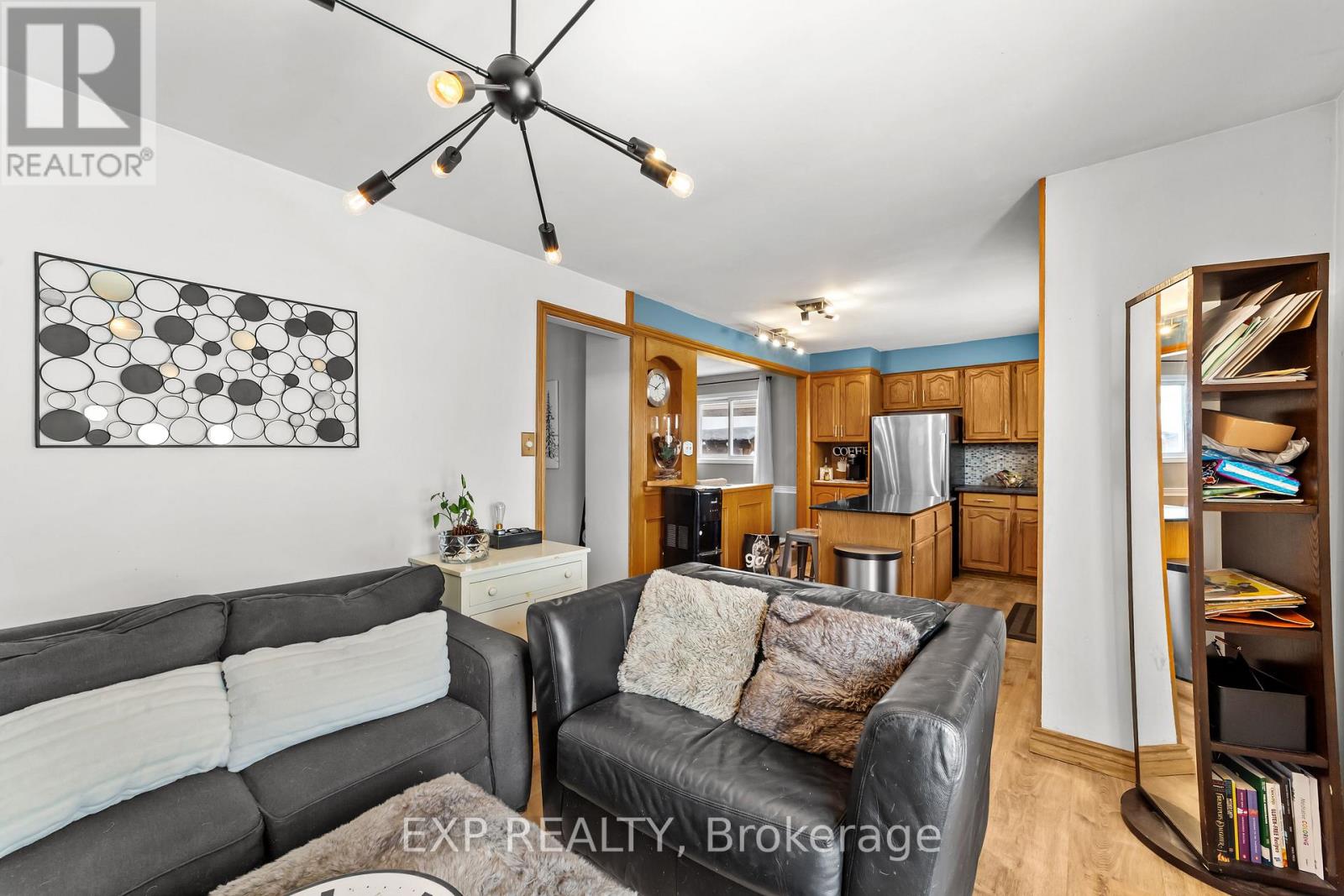 16 Edmunds Crescent, London South, Ontario  N5Z 4J2 - Photo 8 - X12641968