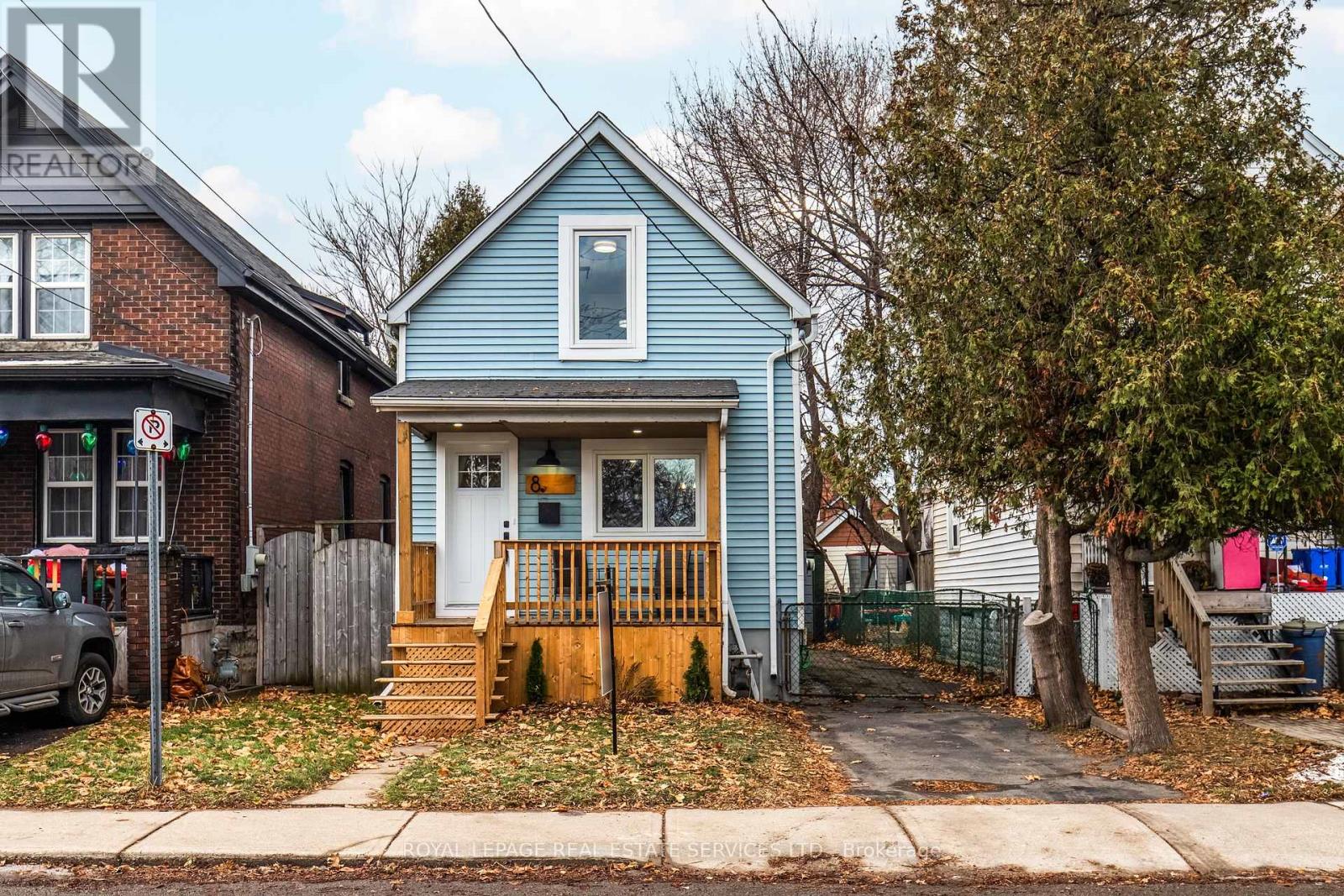 8 WHITFIELD AVENUE, Hamilton, Ontario