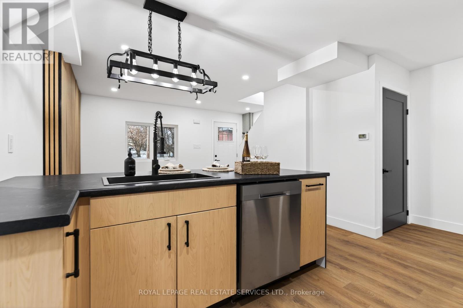 8 Whitfield Avenue, Hamilton, Ontario  L8L 4B4 - Photo 15 - X12635672