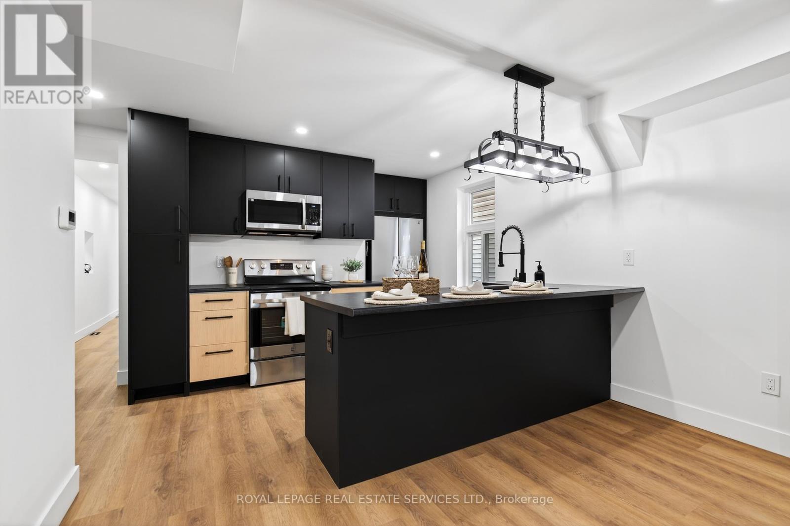 8 Whitfield Avenue, Hamilton, Ontario  L8L 4B4 - Photo 10 - X12635672