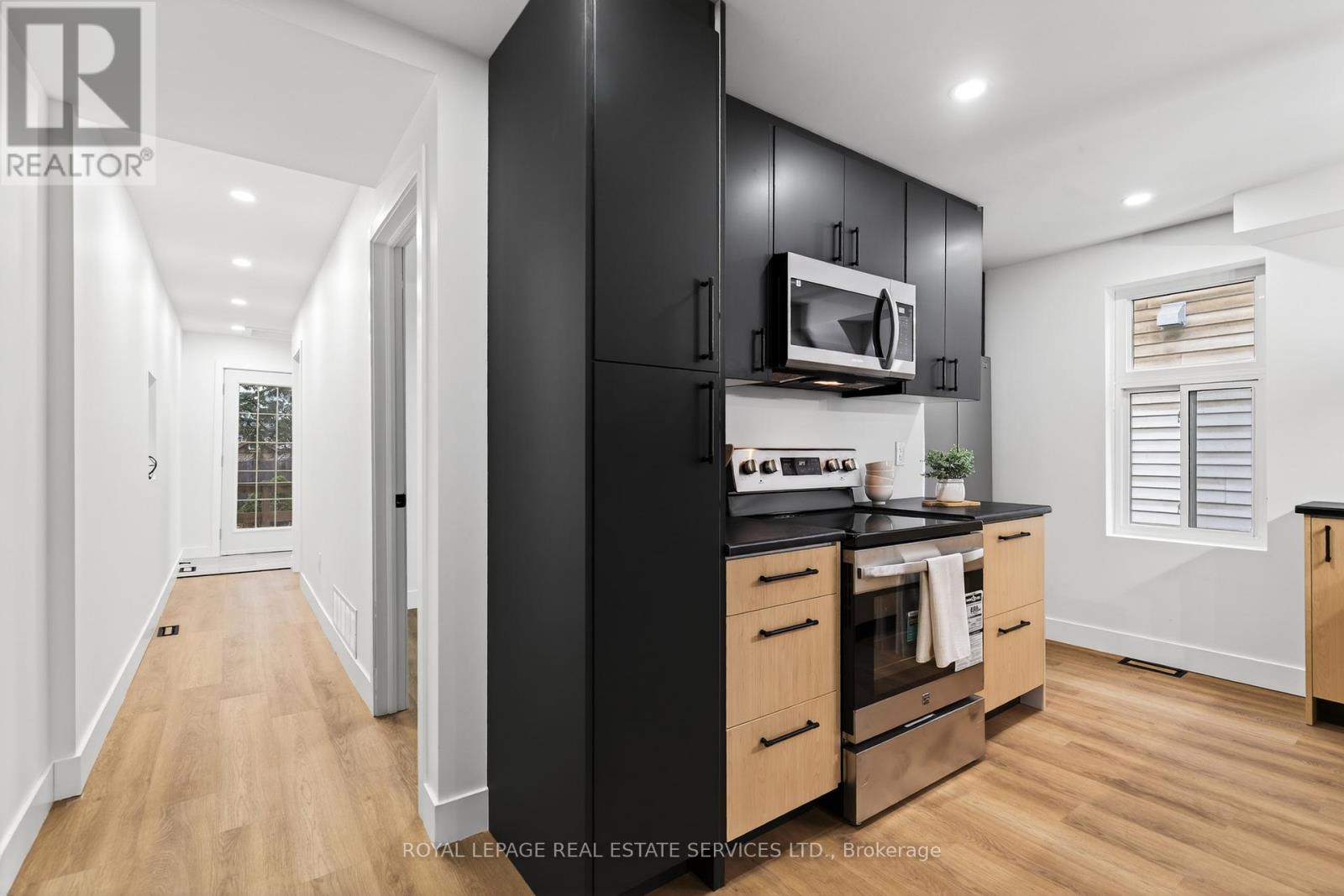 8 Whitfield Avenue, Hamilton, Ontario  L8L 4B4 - Photo 17 - X12635672