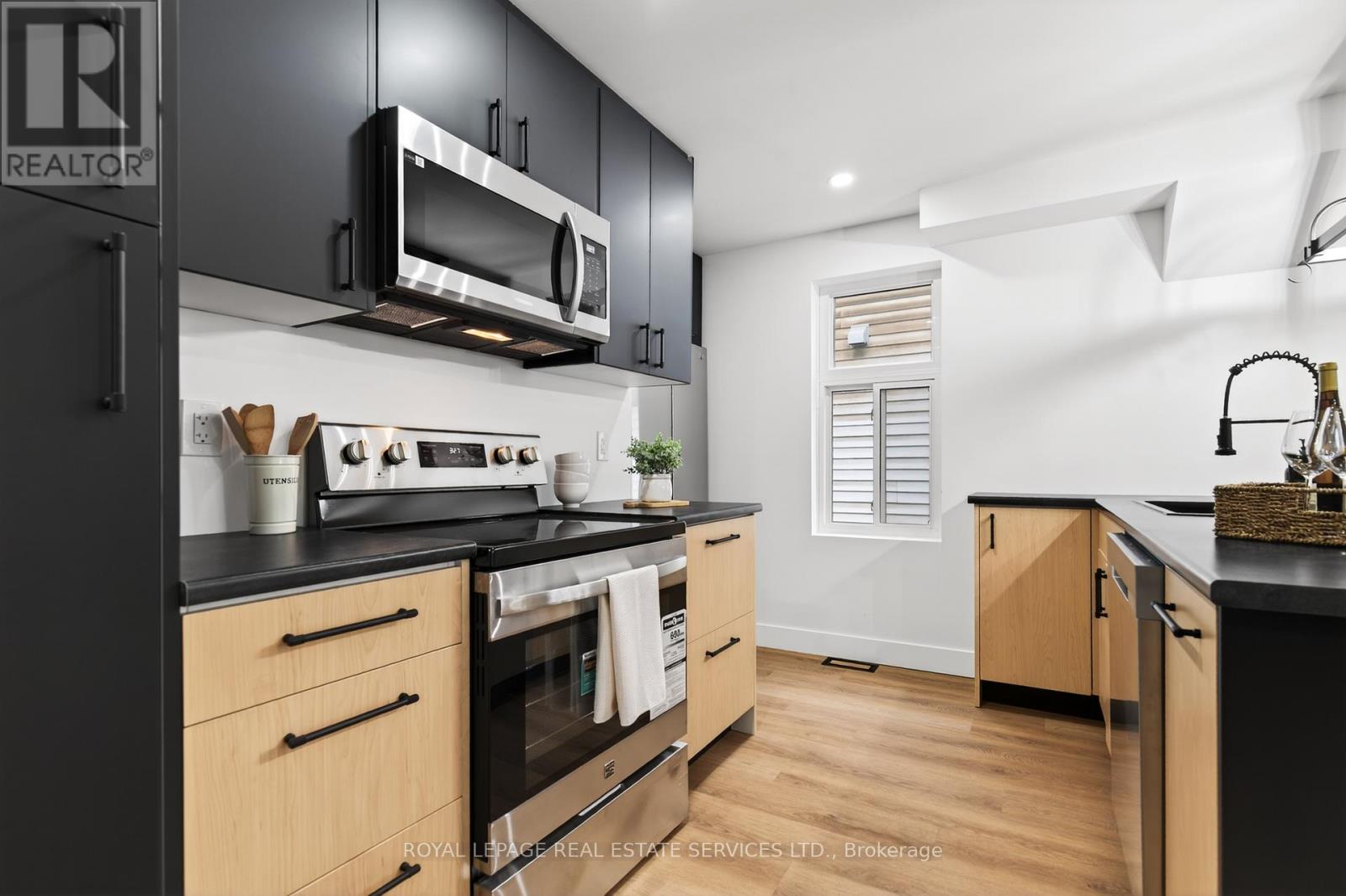 8 Whitfield Avenue, Hamilton, Ontario  L8L 4B4 - Photo 13 - X12635672