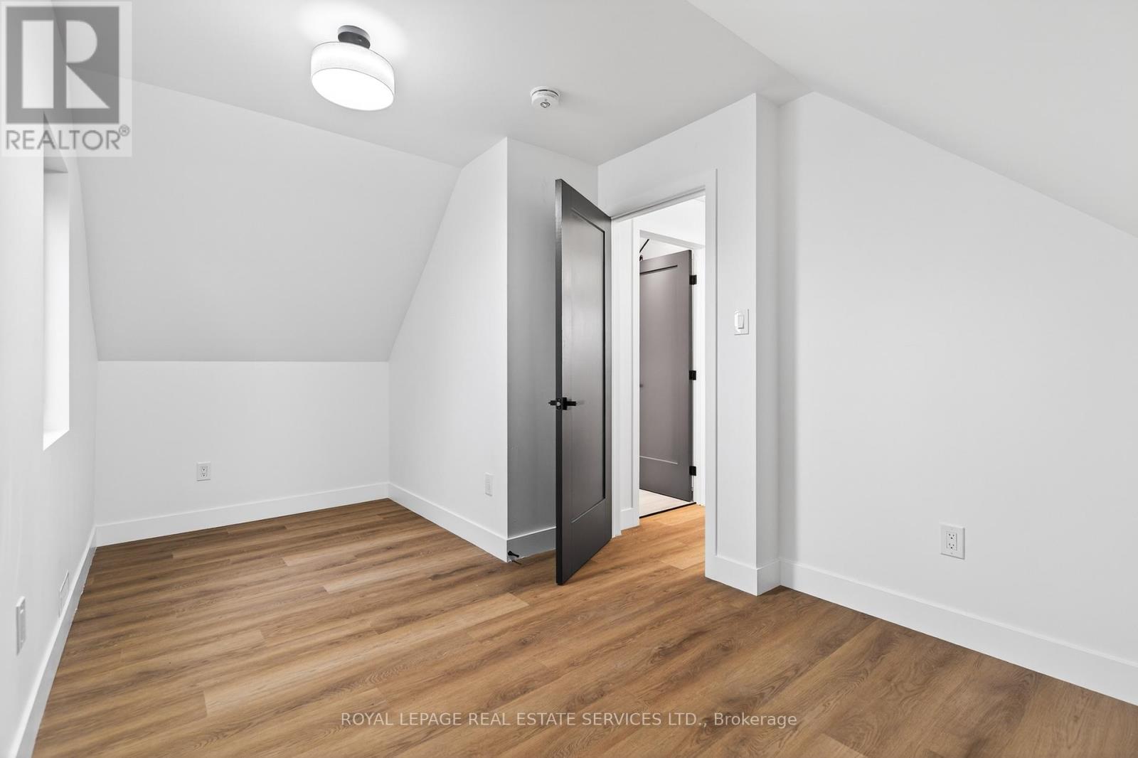 8 Whitfield Avenue, Hamilton, Ontario  L8L 4B4 - Photo 27 - X12635672