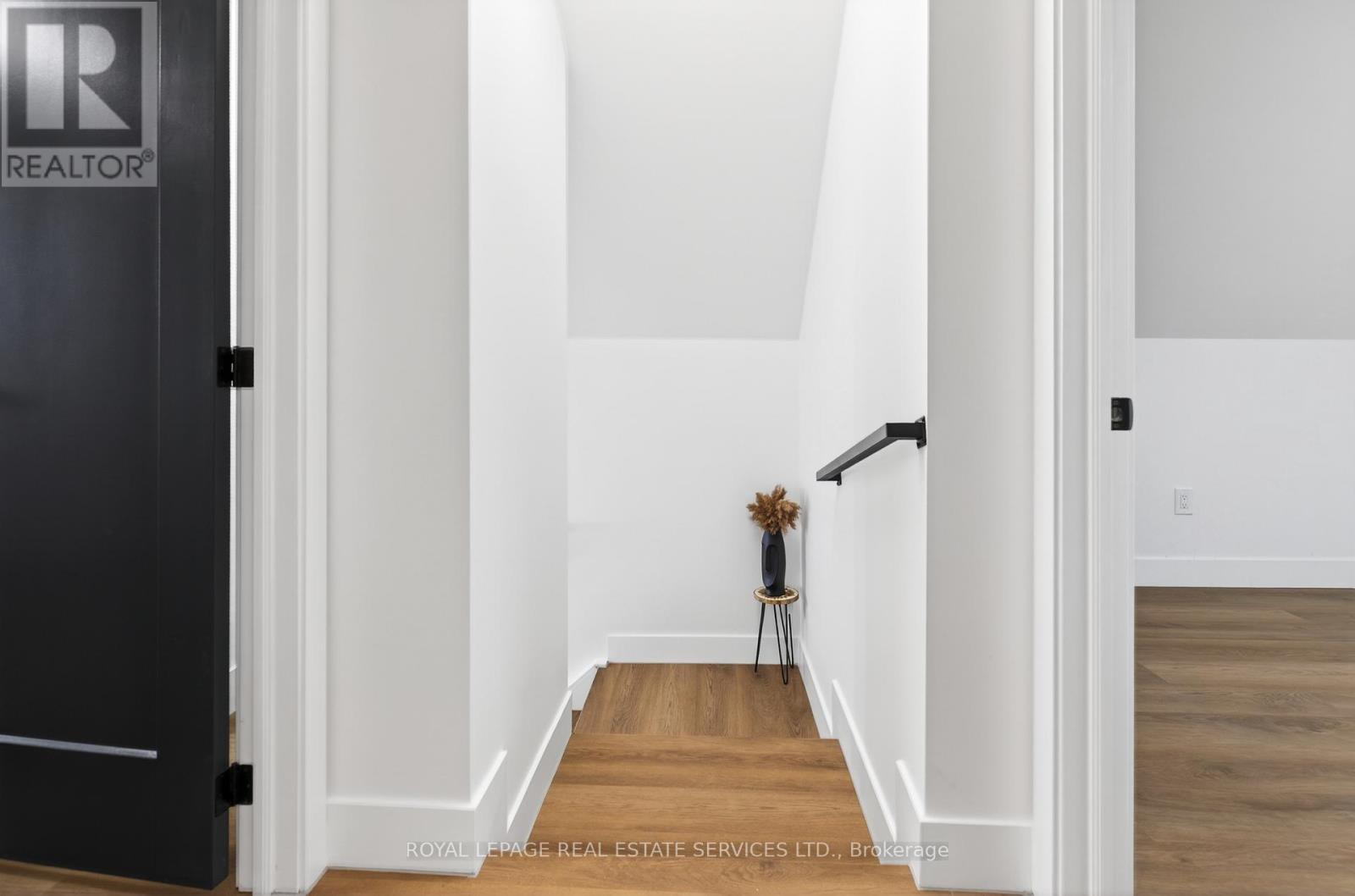 8 Whitfield Avenue, Hamilton, Ontario  L8L 4B4 - Photo 25 - X12635672