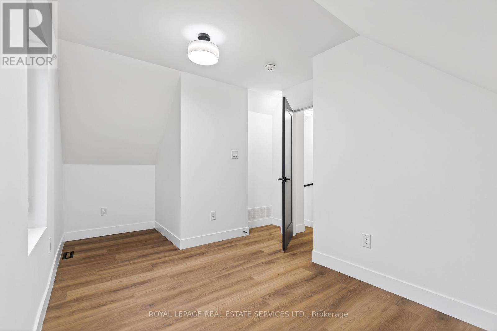 8 Whitfield Avenue, Hamilton, Ontario  L8L 4B4 - Photo 35 - X12635672