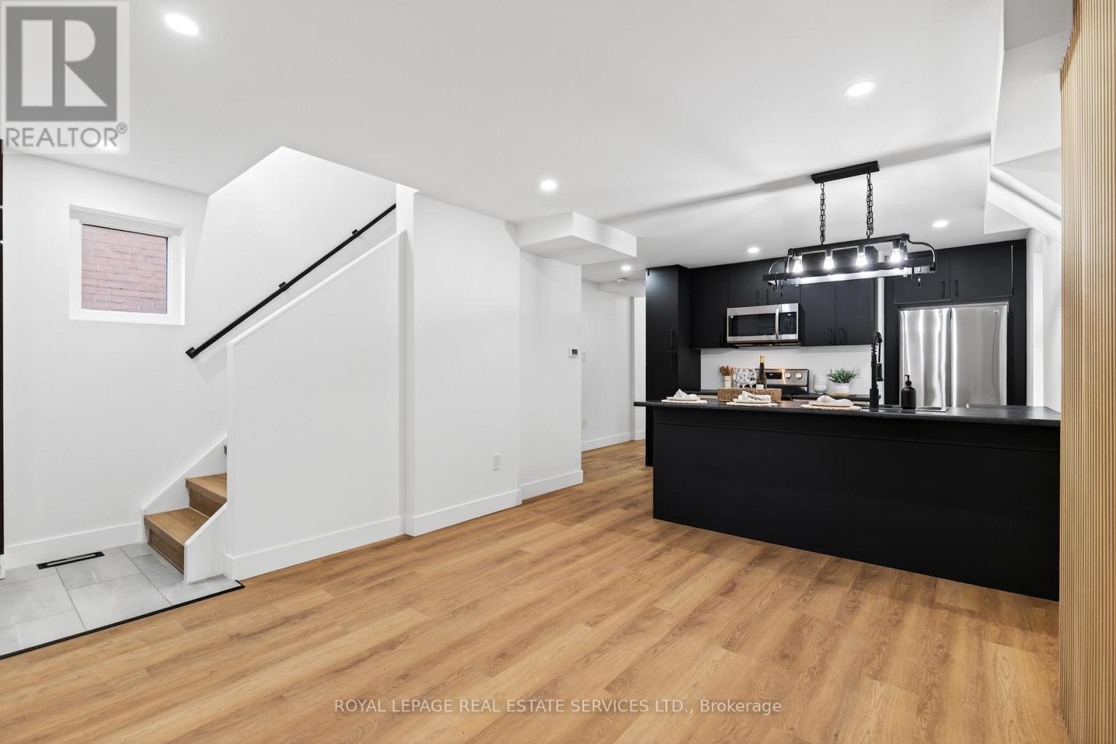 8 Whitfield Avenue, Hamilton, Ontario  L8L 4B4 - Photo 6 - X12635672