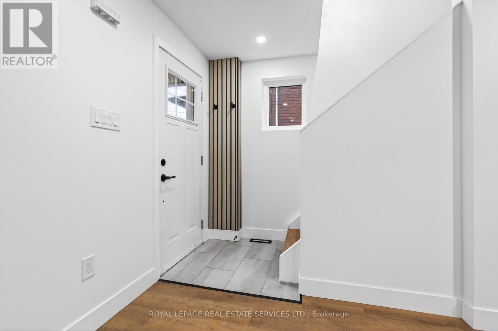 8 Whitfield Avenue, Hamilton, Ontario  L8L 4B4 - Photo 3 - X12635672