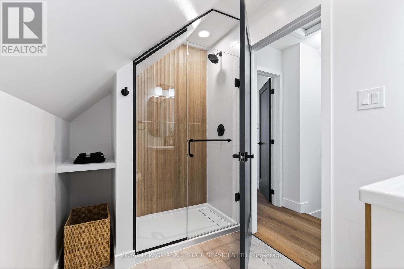 8 Whitfield Avenue, Hamilton, Ontario  L8L 4B4 - Photo 31 - X12635672