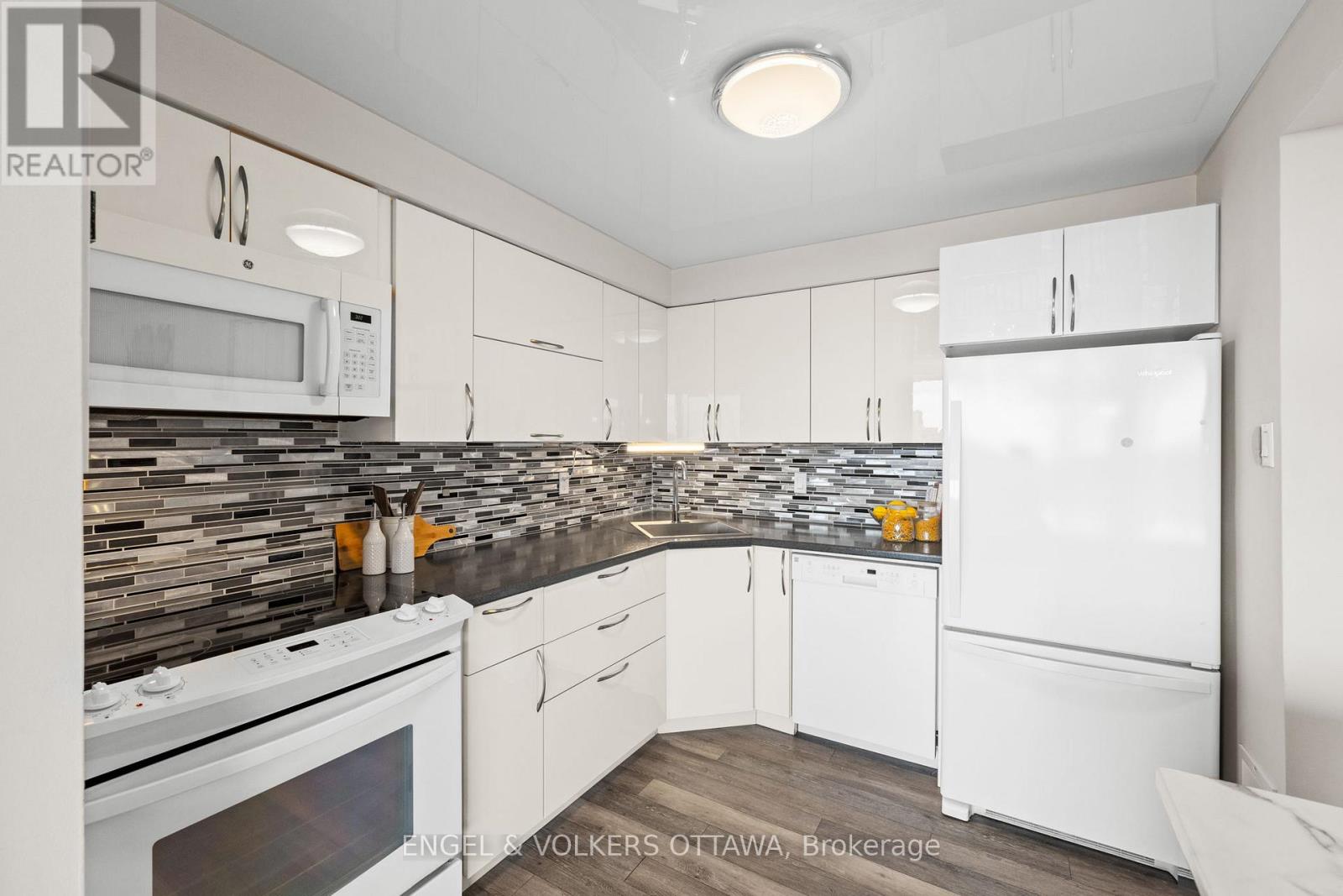 1007 - 1195 Richmond Road, Ottawa, Ontario  K2B 8E4 - Photo 16 - X12479252