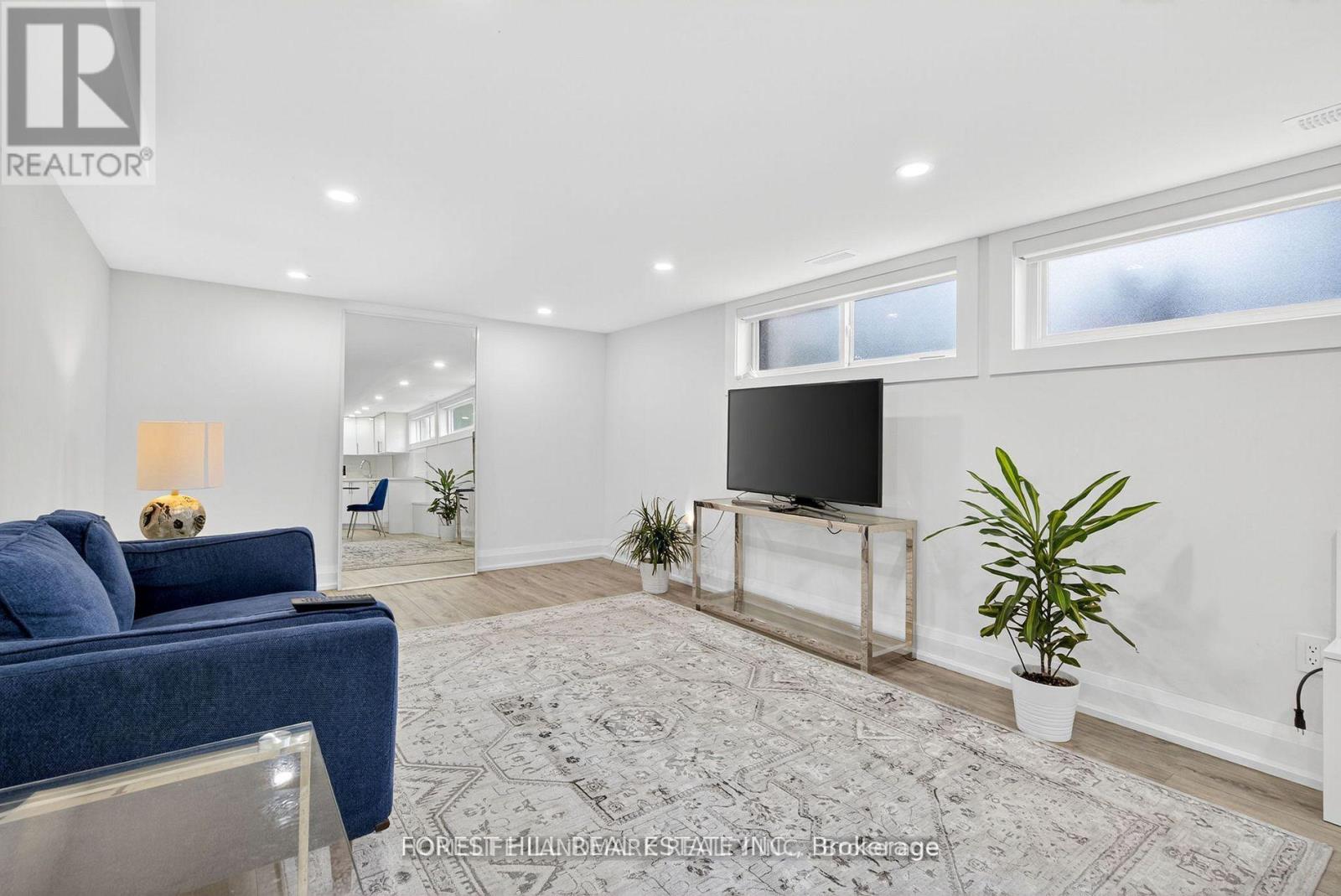 9 Tadcaster Place, Toronto, Ontario  M3B 1G6 - Photo 15 - C12641936