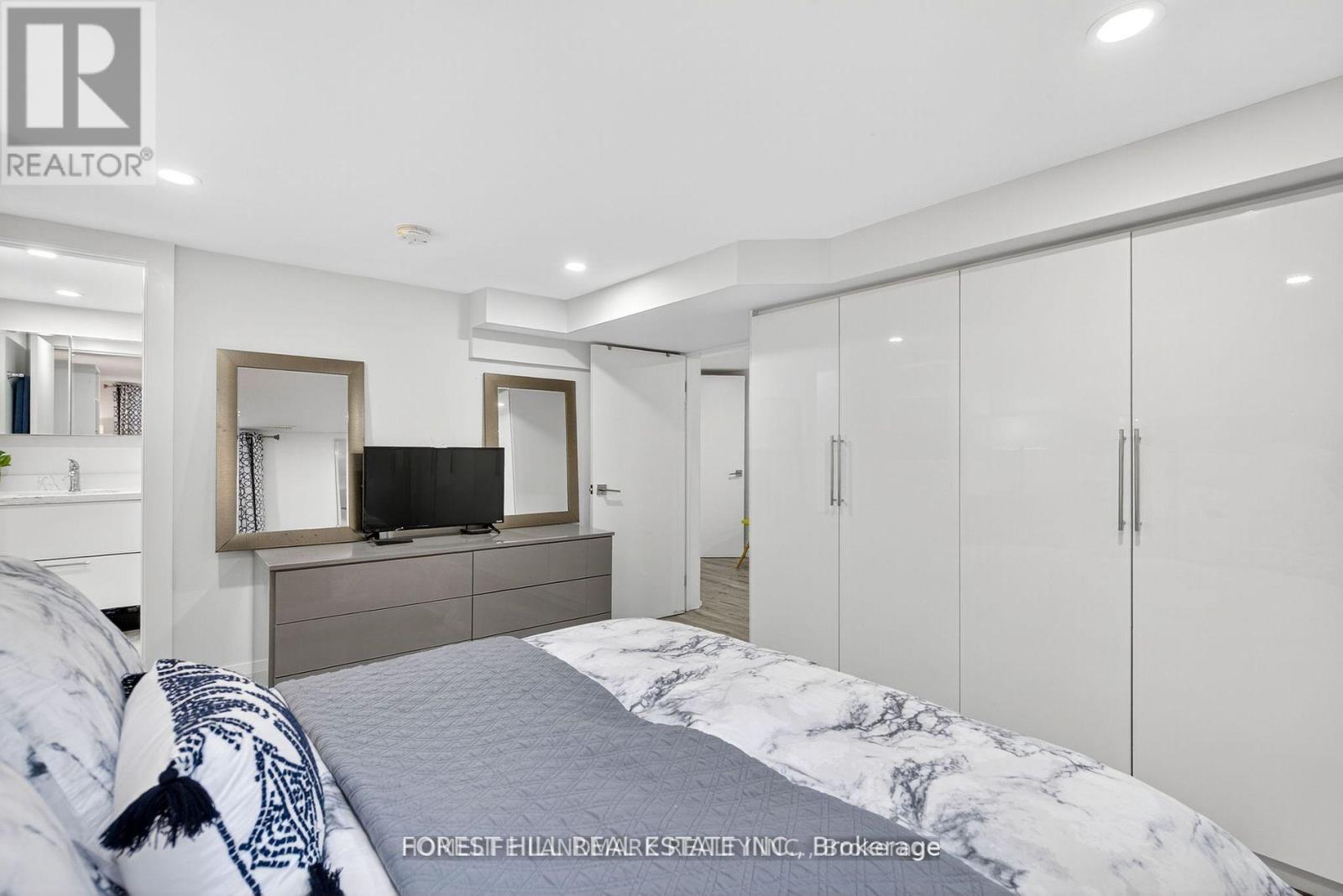 9 Tadcaster Place, Toronto, Ontario  M3B 1G6 - Photo 17 - C12641936