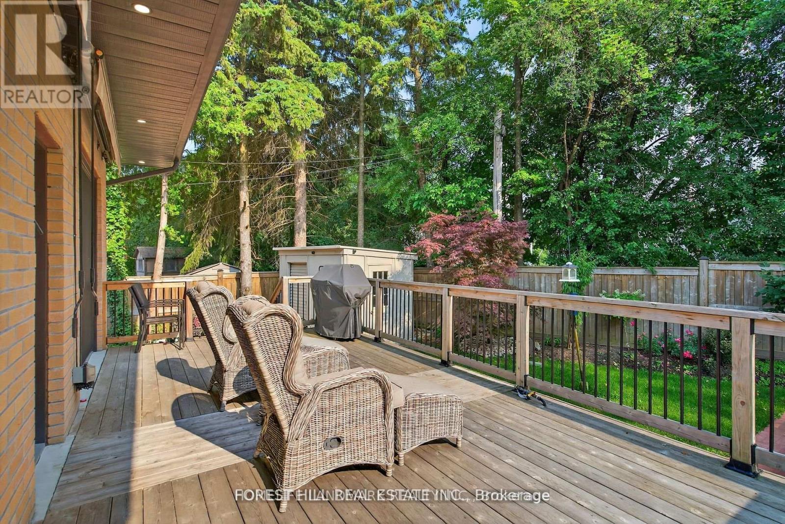 9 Tadcaster Place, Toronto, Ontario  M3B 1G6 - Photo 6 - C12641936