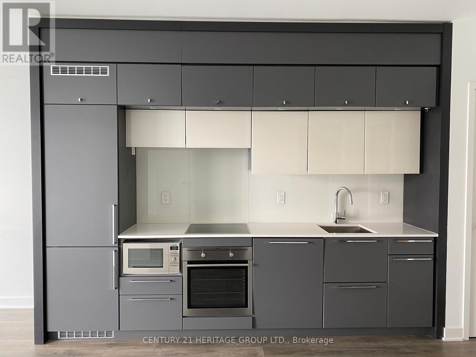 4802 - 15 Grenville Street, Toronto, Ontario  M4Y 0B9 - Photo 8 - C12641962