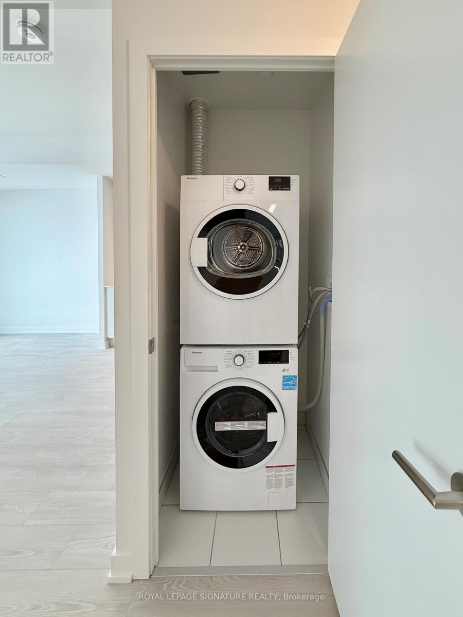 1811 - 1 Quarrington Lane, Toronto, Ontario  M3C 0S4 - Photo 15 - C12641978