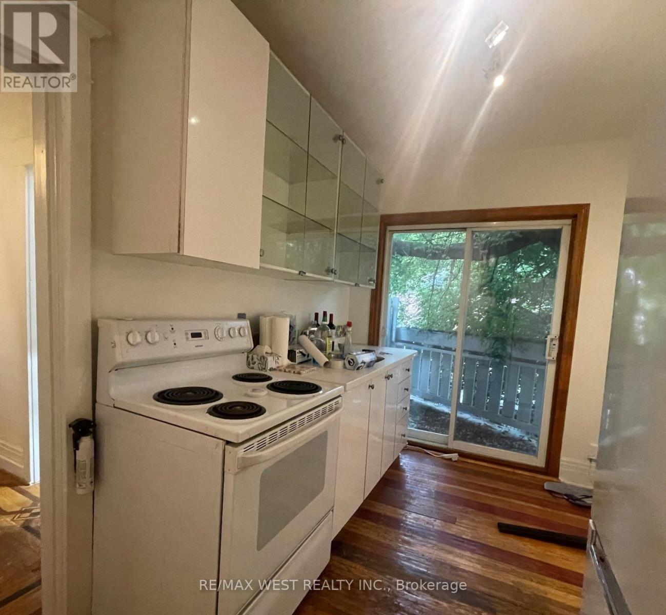 1813 Gerrard Street E, Toronto, Ontario  M4L 2B6 - Photo 10 - E12641918