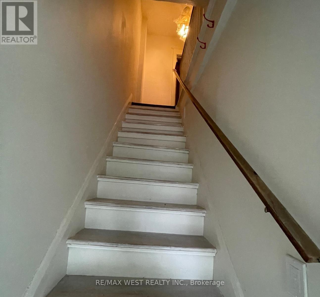 1813 Gerrard Street E, Toronto, Ontario  M4L 2B6 - Photo 6 - E12641918