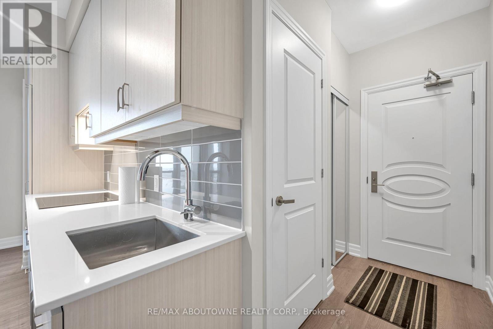 1609 - 9085 Jane Street, Vaughan, Ontario  L6A 4J3 - Photo 8 - N12641948