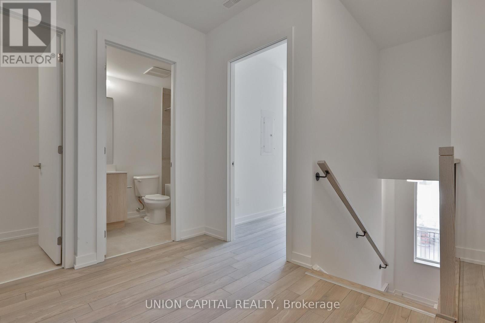 203 - 2 RED SQUIRREL LANE, Richmond Hill, Ontario