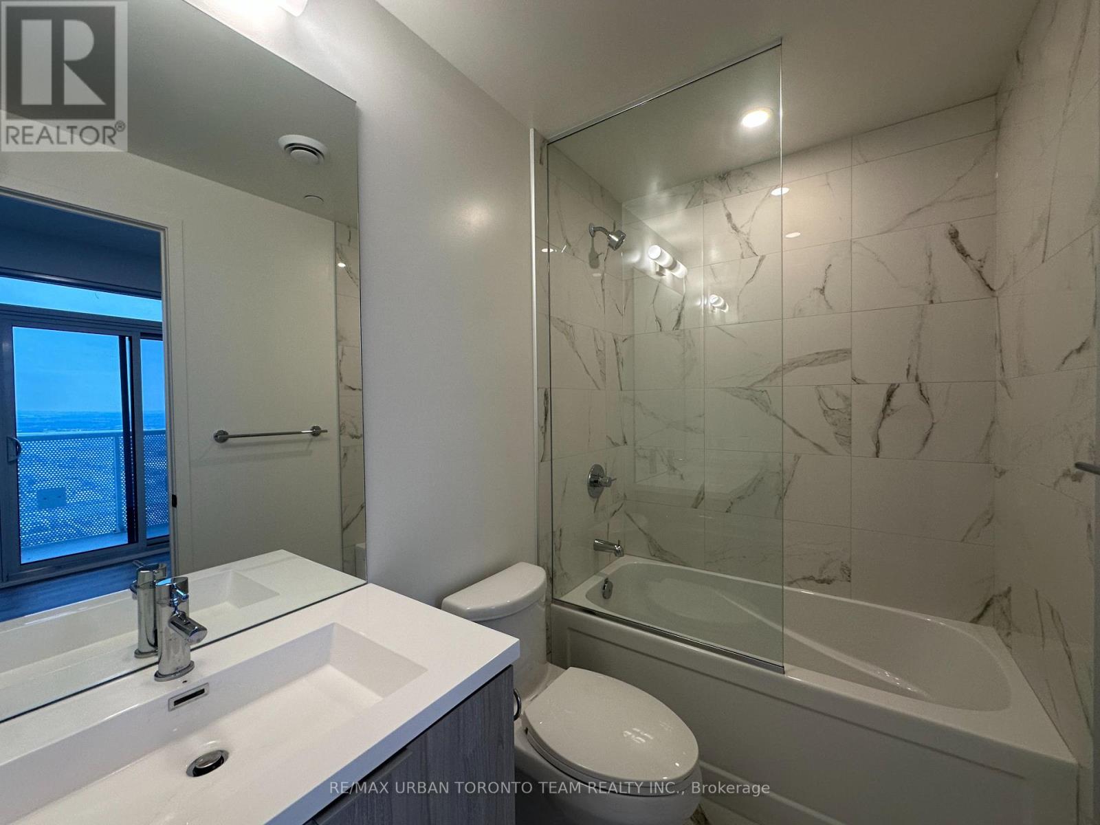 4806 - 8 Interchange Way, Vaughan, Ontario  L4K 5Z7 - Photo 11 - N12641954