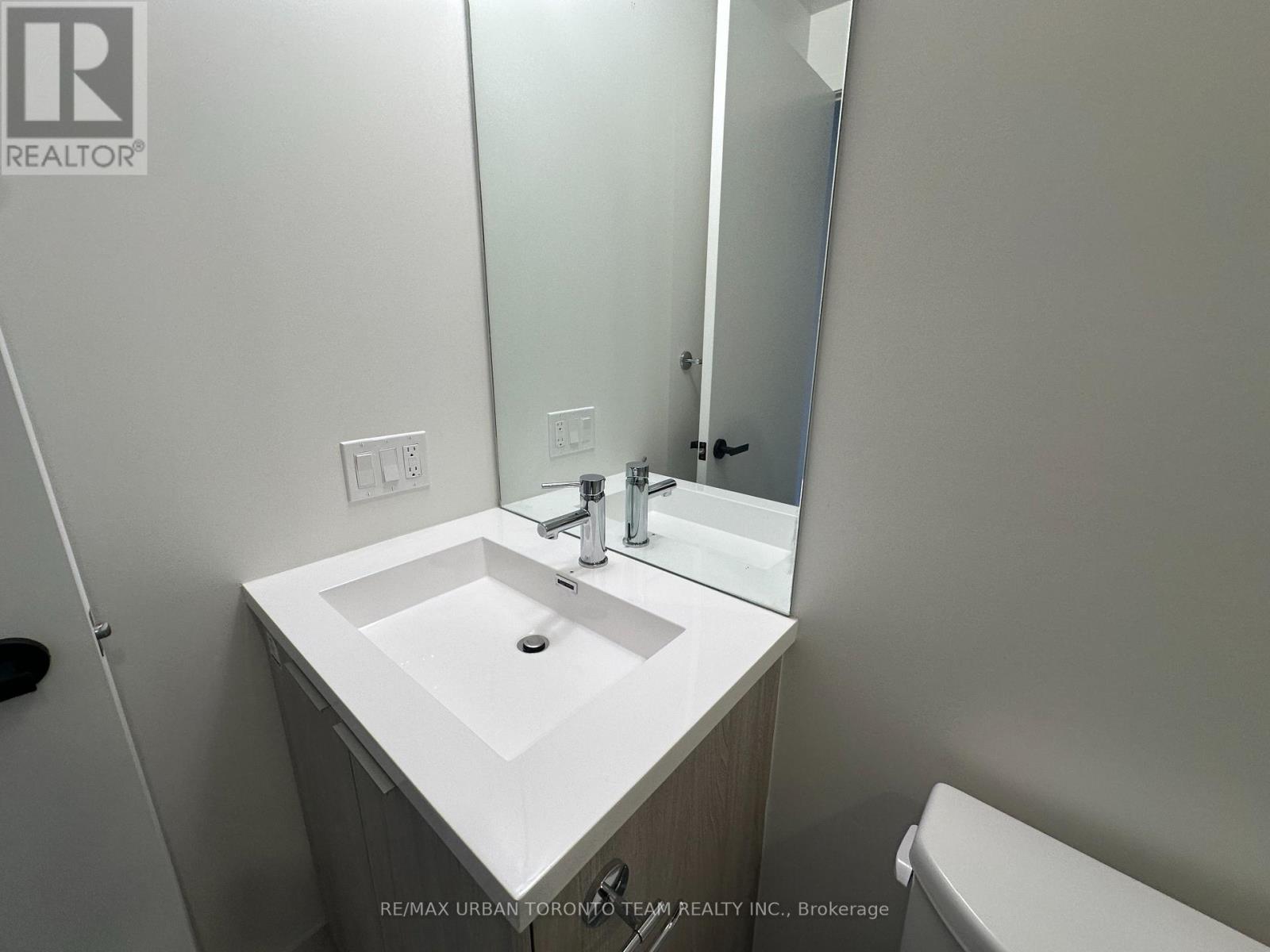 4806 - 8 Interchange Way, Vaughan, Ontario  L4K 5Z7 - Photo 12 - N12641954