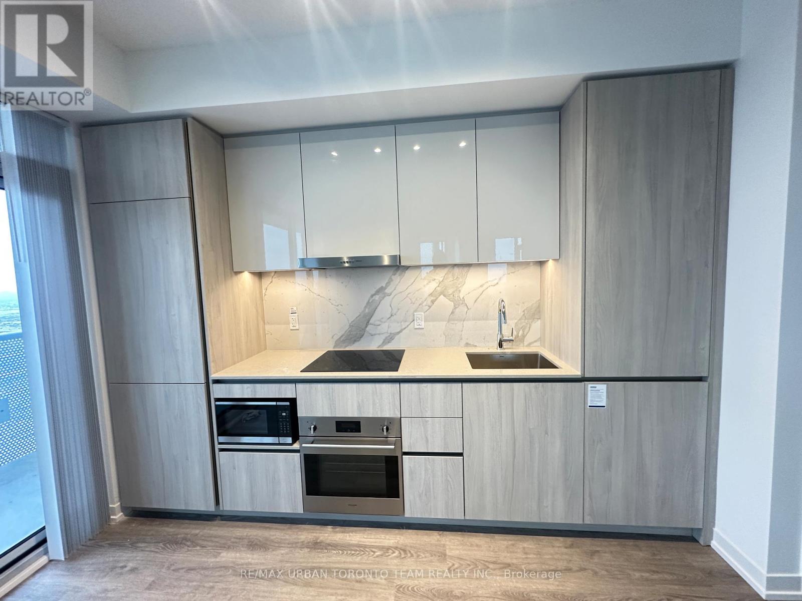 4806 - 8 Interchange Way, Vaughan, Ontario  L4K 5Z7 - Photo 3 - N12641954