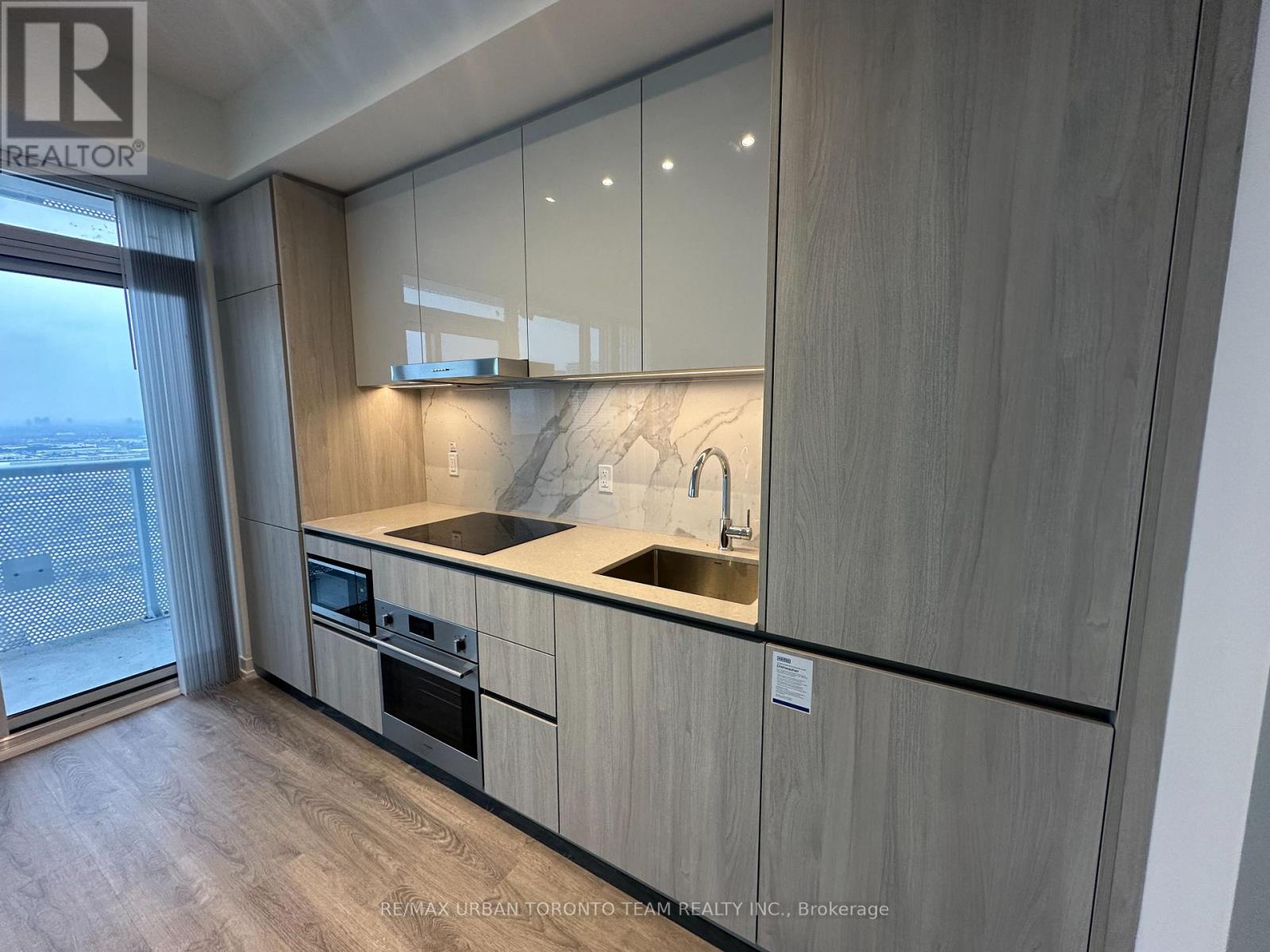 4806 - 8 Interchange Way, Vaughan, Ontario  L4K 5Z7 - Photo 4 - N12641954