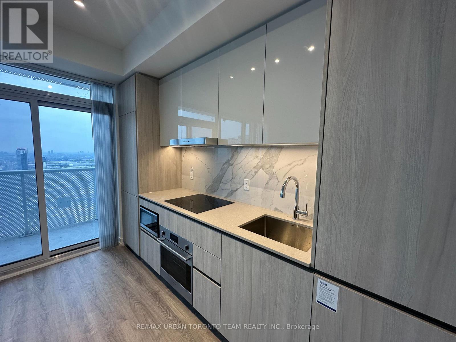 4806 - 8 Interchange Way, Vaughan, Ontario  L4K 5Z7 - Photo 7 - N12641954