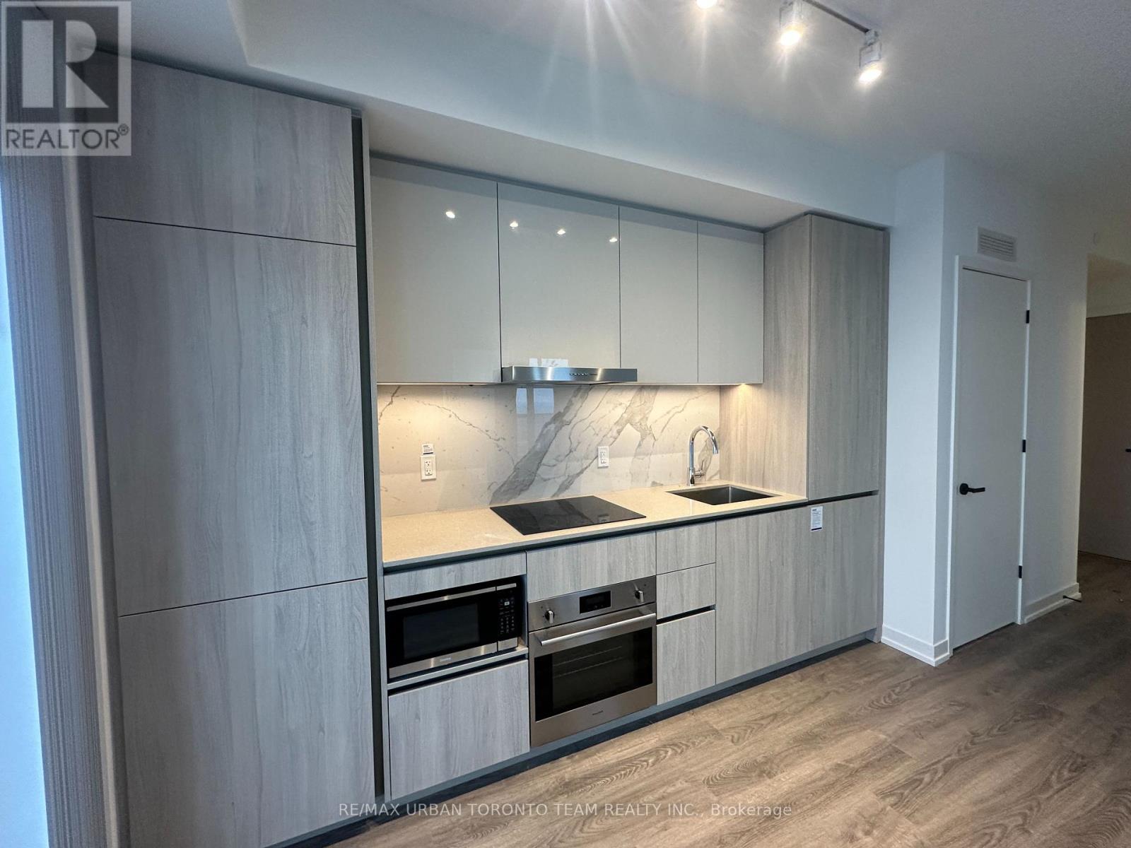 4806 - 8 Interchange Way, Vaughan, Ontario  L4K 5Z7 - Photo 8 - N12641954