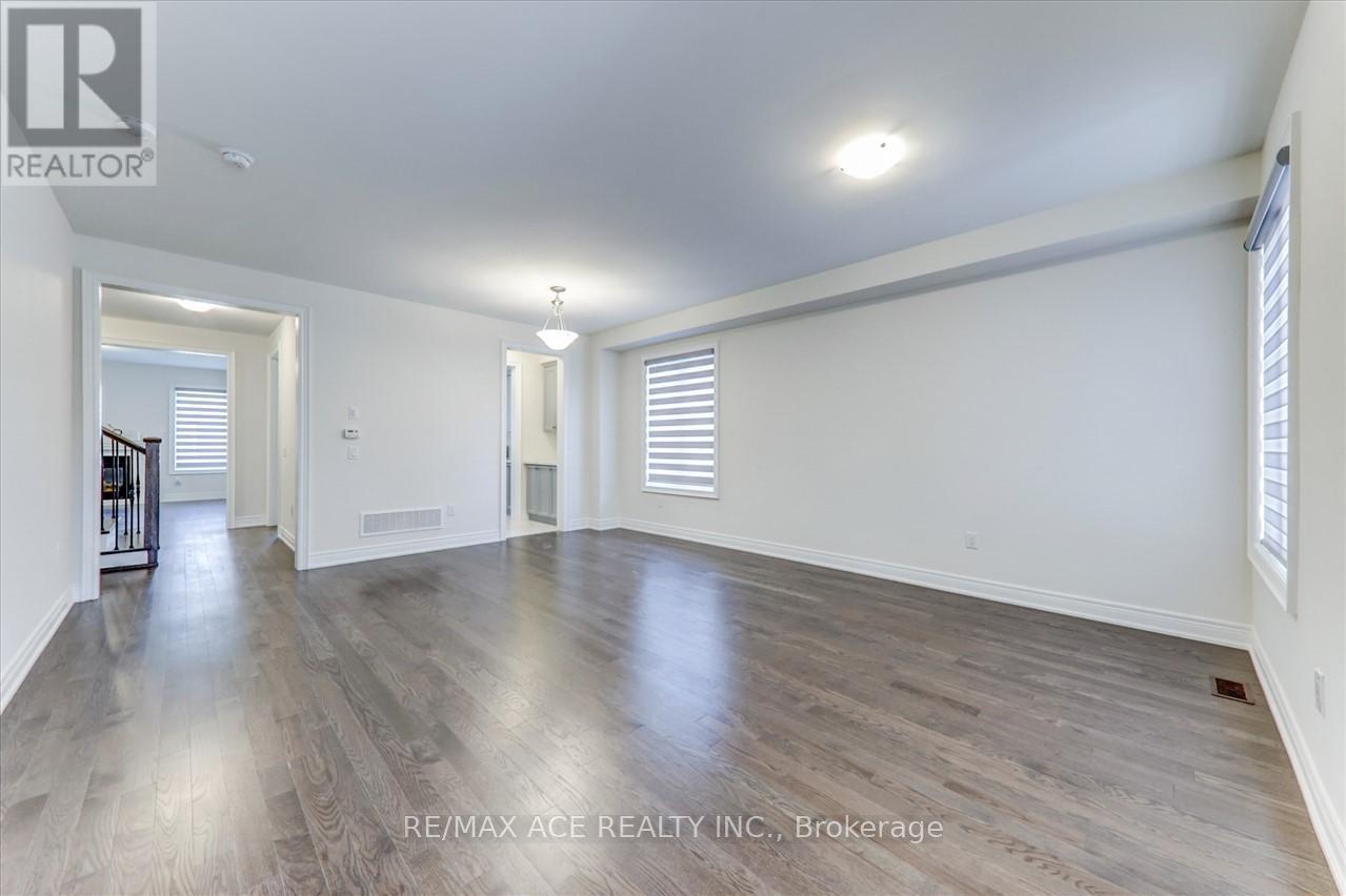 Main - 14 Hitching Post, Georgina, Ontario  L4P 0H9 - Photo 6 - N12641960