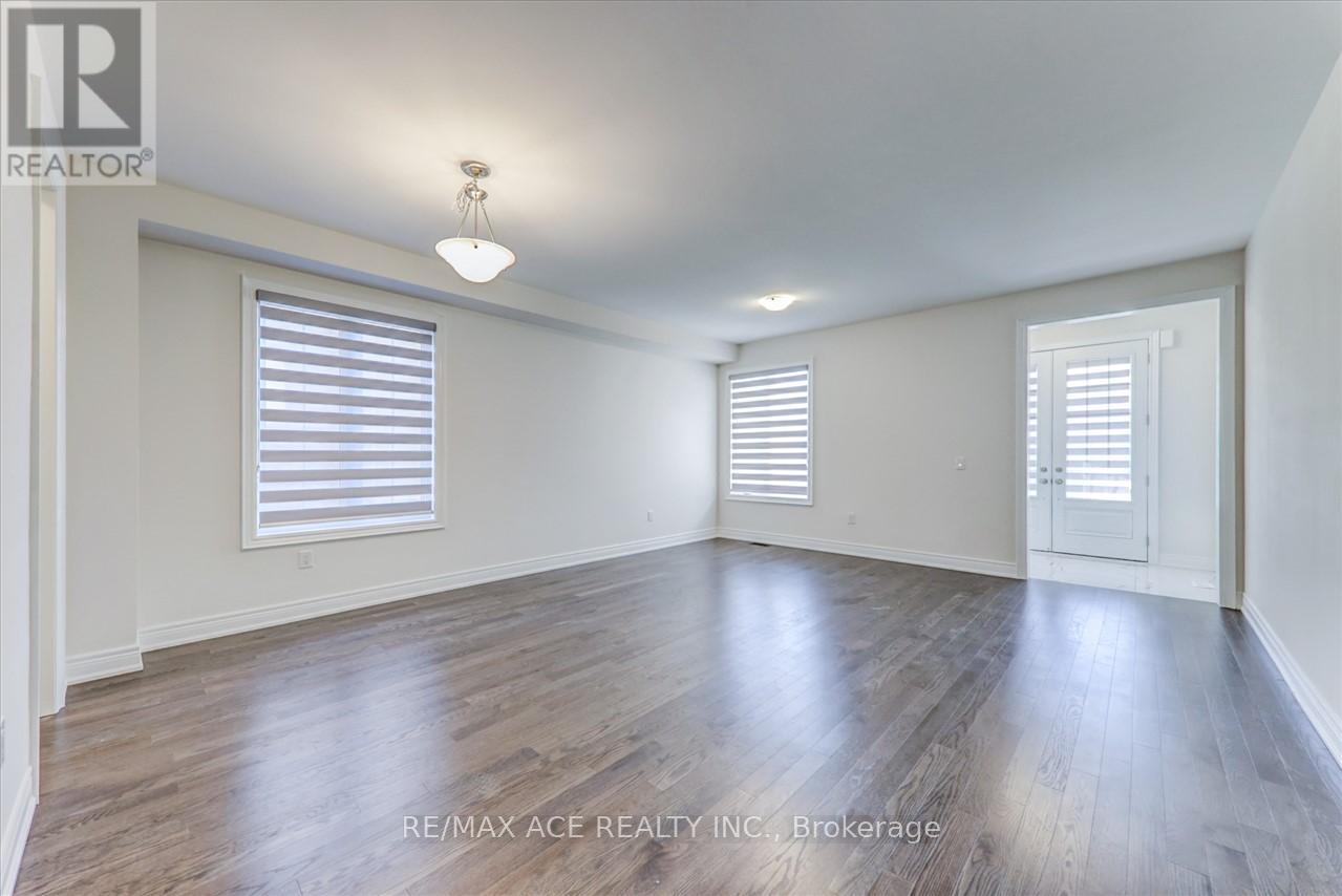 Main - 14 Hitching Post, Georgina, Ontario  L4P 0H9 - Photo 7 - N12641960