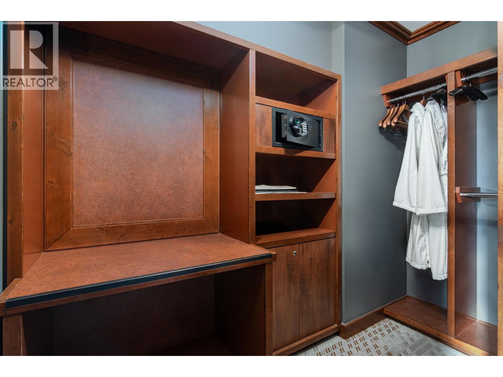 511/512 4591 Blackcomb Way, Whistler, British Columbia  V8E 0Y4 - Photo 17 - R2984904