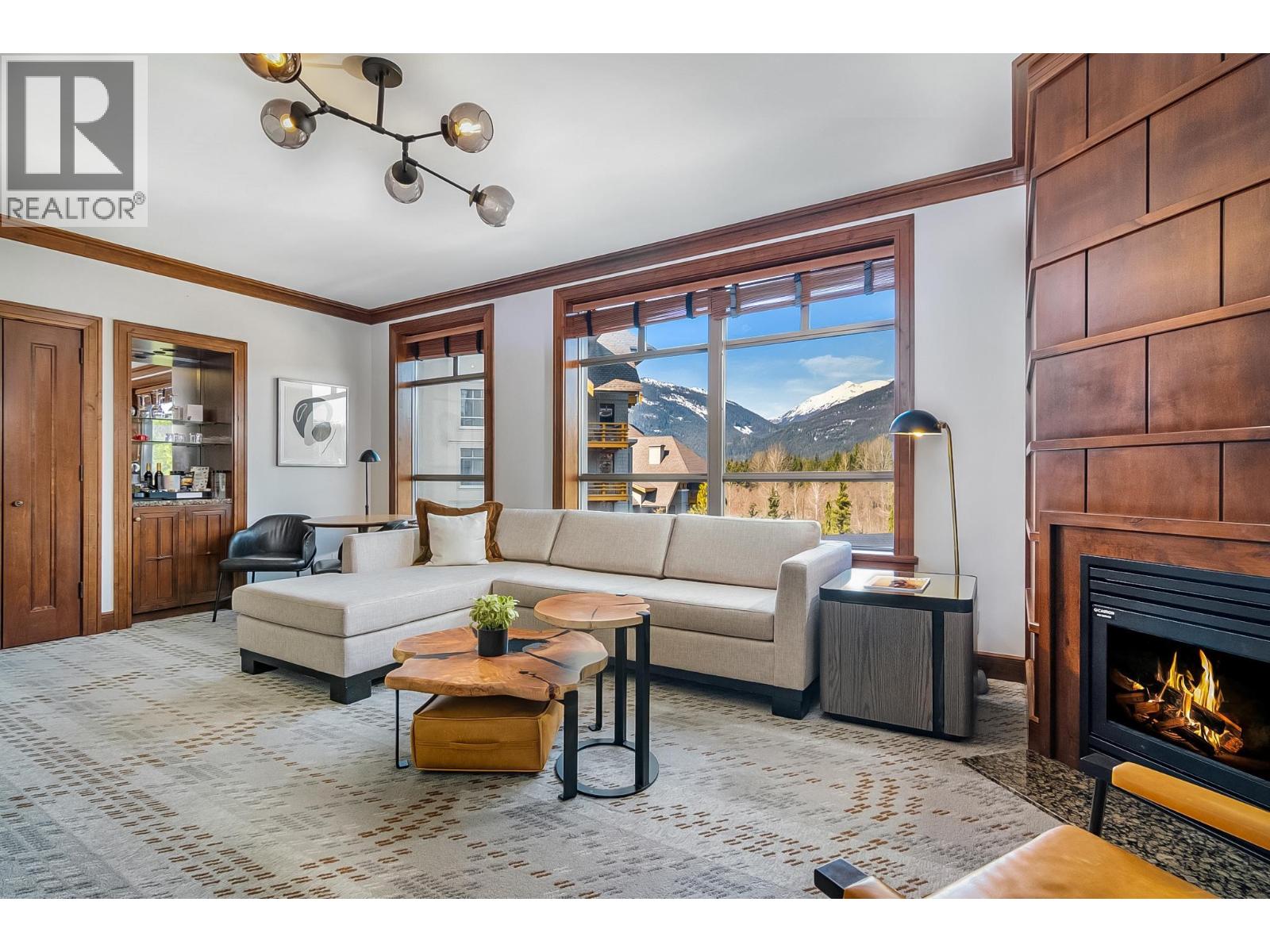511/512 4591 Blackcomb Way, Whistler, British Columbia  V8E 0Y4 - Photo 7 - R2984904