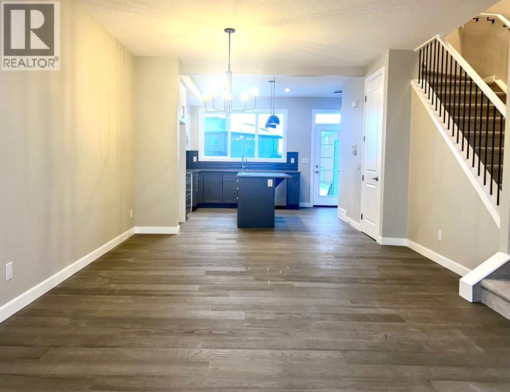 29 Sora Gate Se, Calgary, Alberta  T3S 0M6 - Photo 2 - A2274826