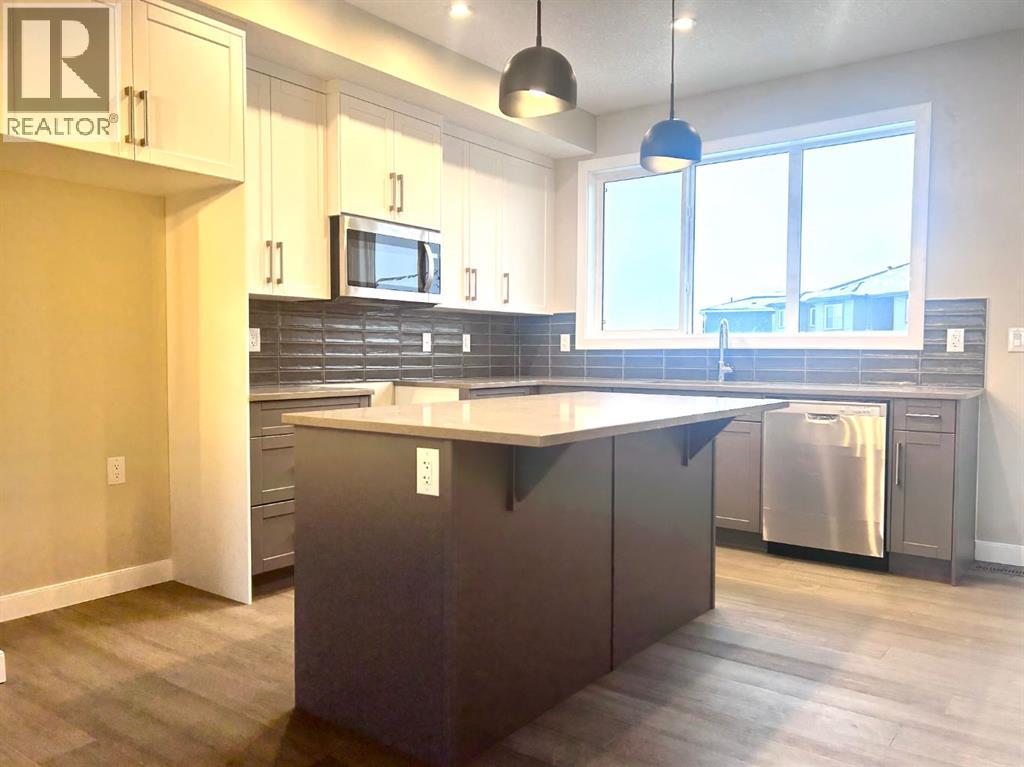 29 Sora Gate Se, Calgary, Alberta  T3S 0M6 - Photo 3 - A2274826