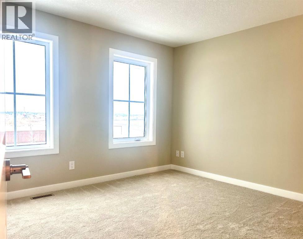 29 Sora Gate Se, Calgary, Alberta  T3S 0M6 - Photo 4 - A2274826