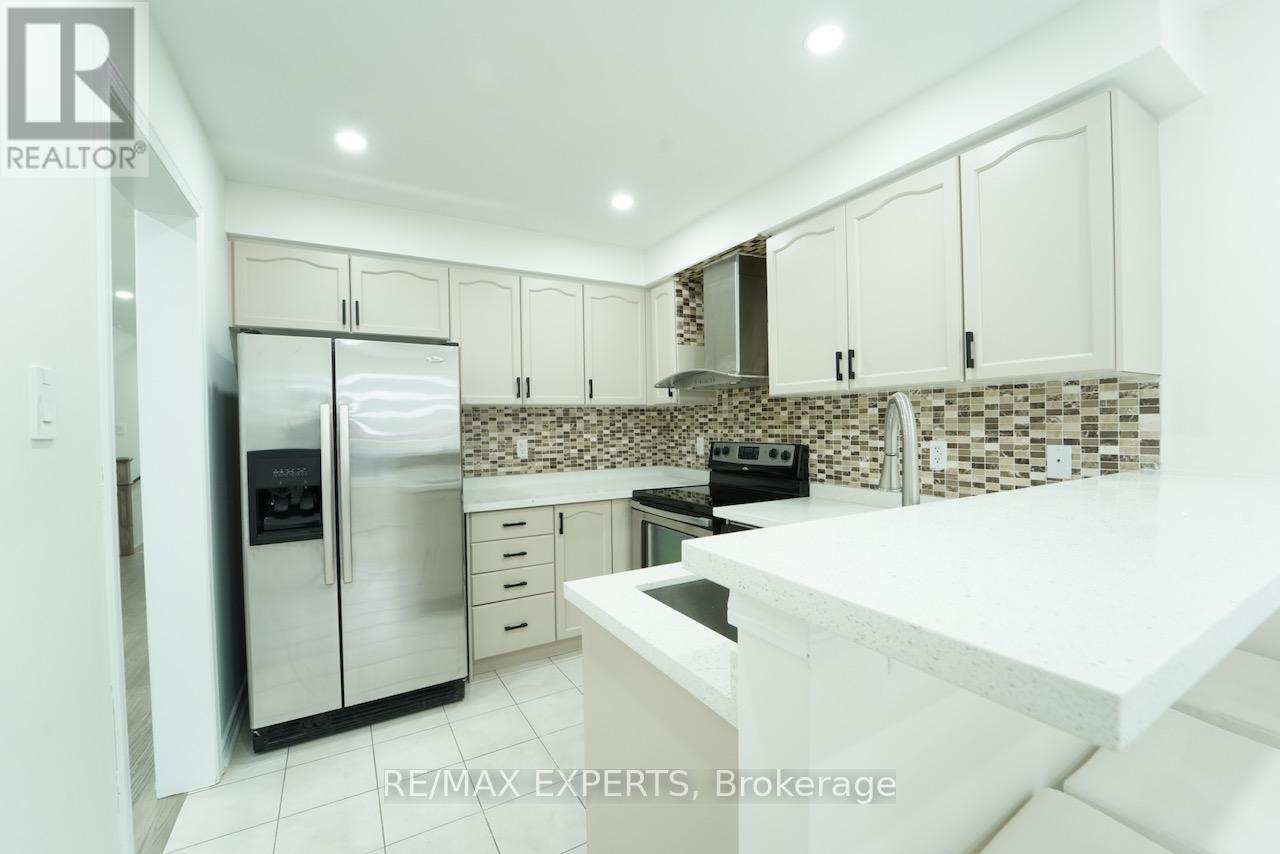 64 Peppertree Lane, Whitchurch-Stouffville, Ontario  L4A 0M8 - Photo 10 - N12641520