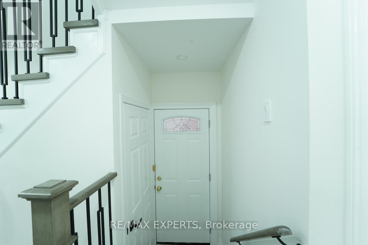 64 Peppertree Lane, Whitchurch-Stouffville, Ontario  L4A 0M8 - Photo 18 - N12641520