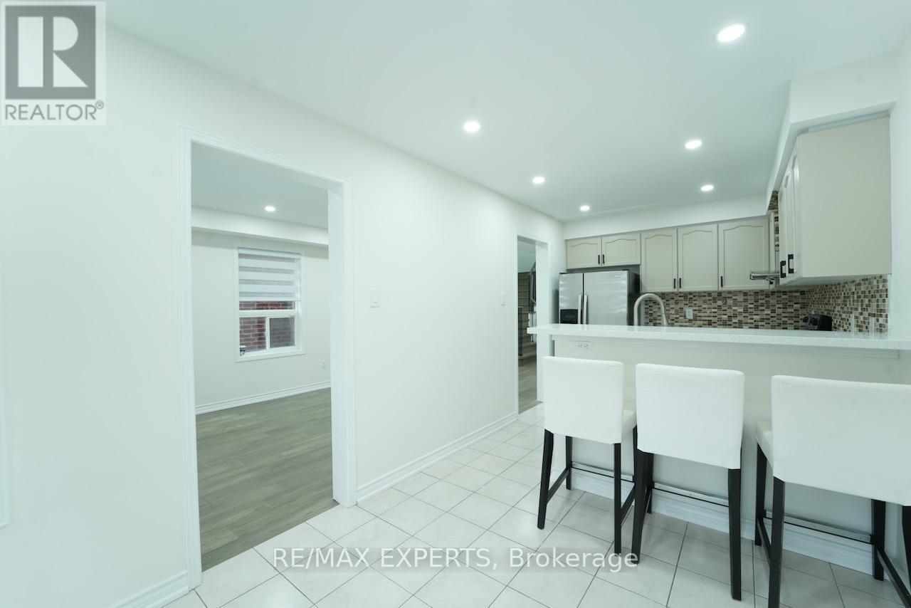 64 Peppertree Lane, Whitchurch-Stouffville, Ontario  L4A 0M8 - Photo 15 - N12641520