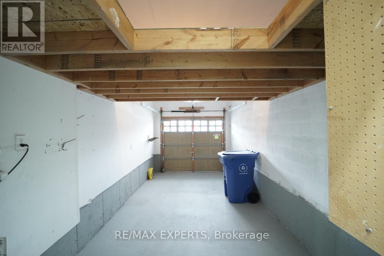 64 Peppertree Lane, Whitchurch-Stouffville, Ontario  L4A 0M8 - Photo 38 - N12641520