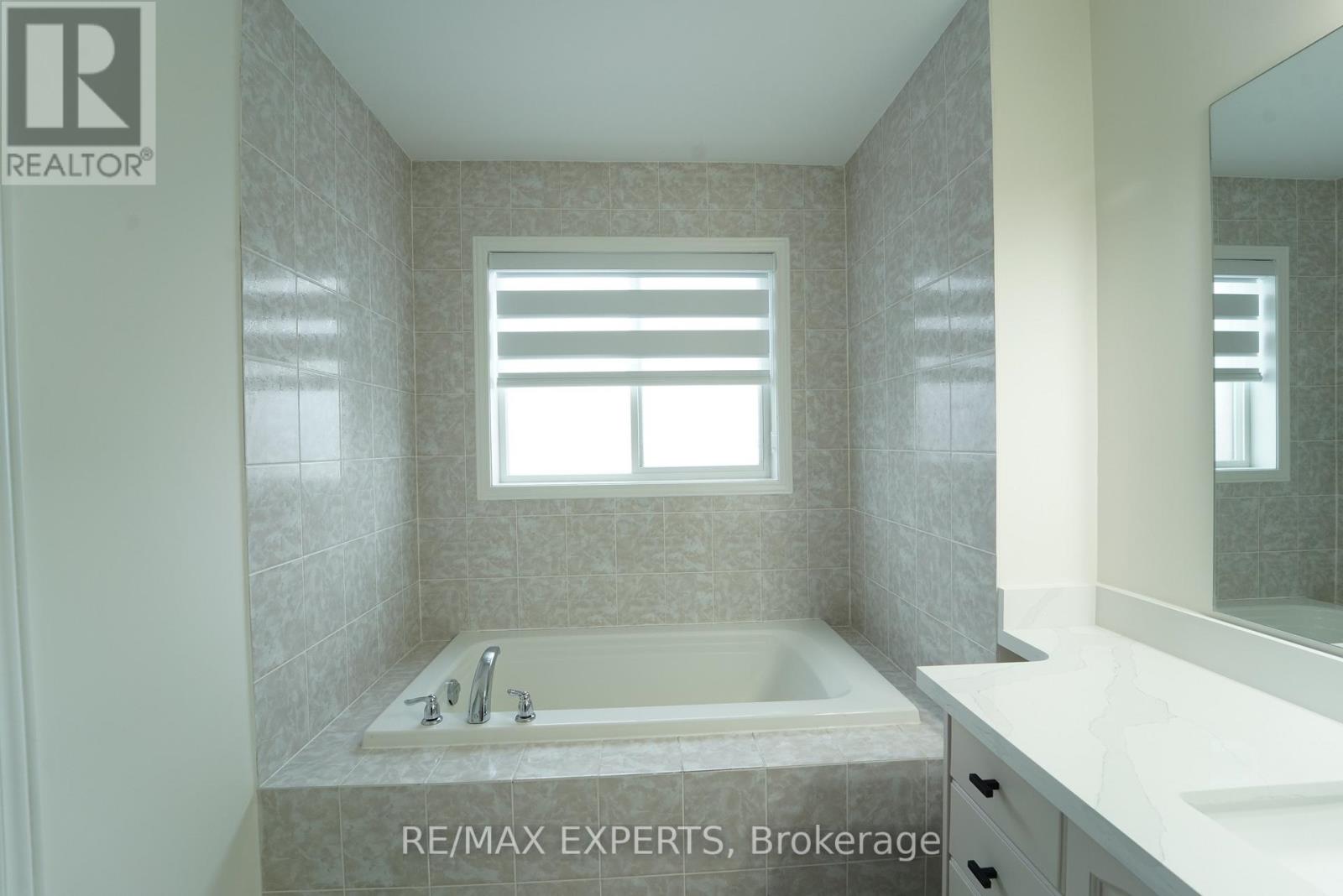 64 Peppertree Lane, Whitchurch-Stouffville, Ontario  L4A 0M8 - Photo 30 - N12641520