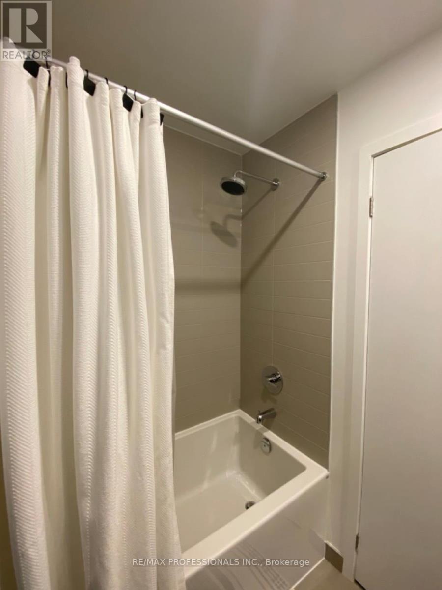 918 - 1787 St Clair Avenue W, Toronto, Ontario  M6N 1J6 - Photo 15 - W12631832