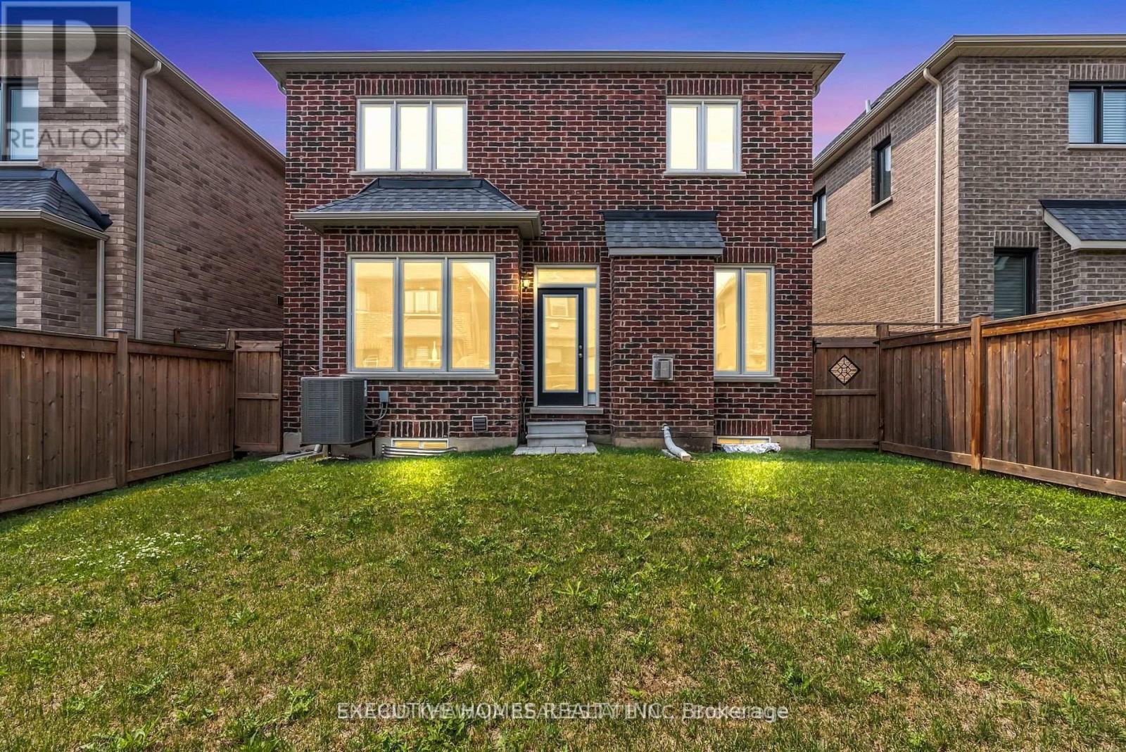 1221 Raspberry Terrace, Milton, Ontario  L9T 2X5 - Photo 3 - W12641946