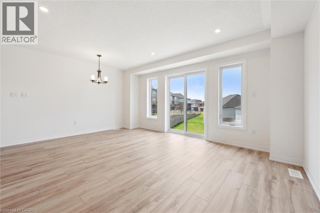 27 Benninger Drive, Kitchener, Ontario  N2E 0K4 - Photo 5 - 40791378